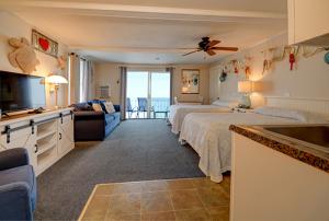 Oceanfront Standard Efficiency Suite Room 20 - Second Floor    