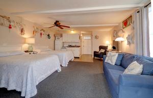 Oceanfront Standard Efficiency Suite Room 20 - Second Floor    