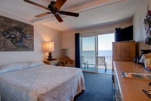 Oceanfront Queen Room 23 - Second Floor   