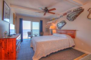 Oceanfront Queen Efficiency Room 27 - Second Floor    