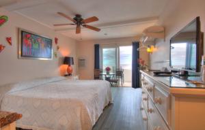 Oceanfront King Efficiency - Room 7 - First Floor - Pet Friendly